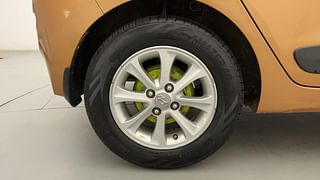 Used 2014 Hyundai Grand i10 [2013-2017] Asta 1.2 Kappa VTVT Petrol Manual tyres RIGHT REAR TYRE RIM VIEW