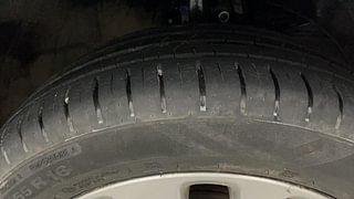 Used 2017 Maruti Suzuki Baleno [2015-2019] Zeta Petrol Petrol Manual tyres RIGHT FRONT TYRE TREAD VIEW