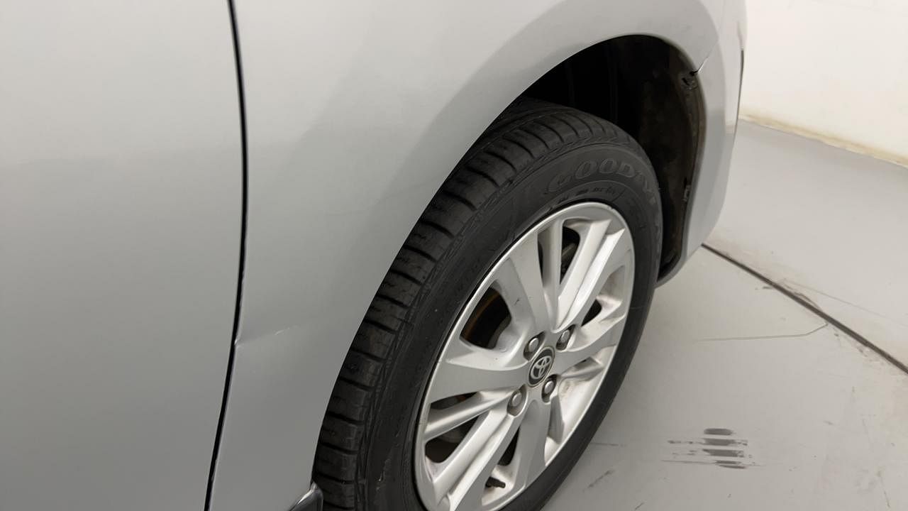 Used 2018 Toyota Yaris [2018-2021] V CVT Petrol Automatic dents MINOR DENT