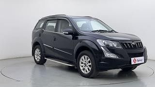 Used 2017 Mahindra XUV500 [2015-2018] W10 Diesel Manual exterior RIGHT FRONT CORNER VIEW