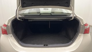 Used 2016 Toyota Corolla Altis [2014-2017] GL Petrol Petrol Manual interior DICKY INSIDE VIEW