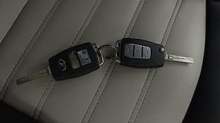 Used 2020 Mahindra XUV 300 W6 Petrol Petrol Manual extra CAR KEY VIEW