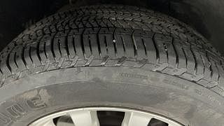 Used 2017 Mahindra XUV500 [2015-2018] W10 Diesel Manual tyres RIGHT FRONT TYRE TREAD VIEW