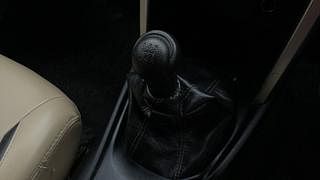 Used 2016 Toyota Innova Crysta [2016-2020] 2.4 G Diesel Manual interior GEAR  KNOB VIEW