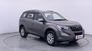 Used 2017 Mahindra XUV500 [2015-2018] W10 AWD AT Diesel Automatic exterior RIGHT FRONT CORNER VIEW