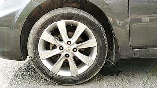 Used 2013 Hyundai Verna [2011-2015] Fluidic 1.6 VTVT SX Petrol Manual tyres LEFT FRONT TYRE RIM VIEW