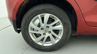 Used 2014 Maruti Suzuki Swift [2011-2017] ZXi Petrol Manual tyres RIGHT REAR TYRE RIM VIEW