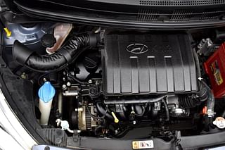Used 2016 Hyundai Grand i10 [2013-2017] Magna AT 1.2 Kappa VTVT Petrol Automatic engine ENGINE RIGHT SIDE VIEW