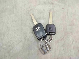 Used 2019 Honda WR-V [2017-2020] VX i-VTEC Petrol Manual extra CAR KEY VIEW