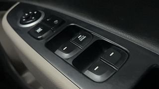 Used 2014 Hyundai Grand i10 [2013-2017] Magna 1.1 CRDi Diesel Manual top_features Power windows