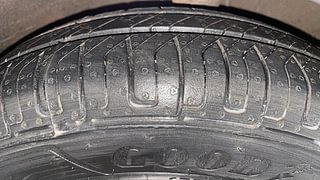 Used 2010 Hyundai i10 [2010-2016] Sportz 1.2 Petrol Petrol Manual tyres RIGHT FRONT TYRE TREAD VIEW