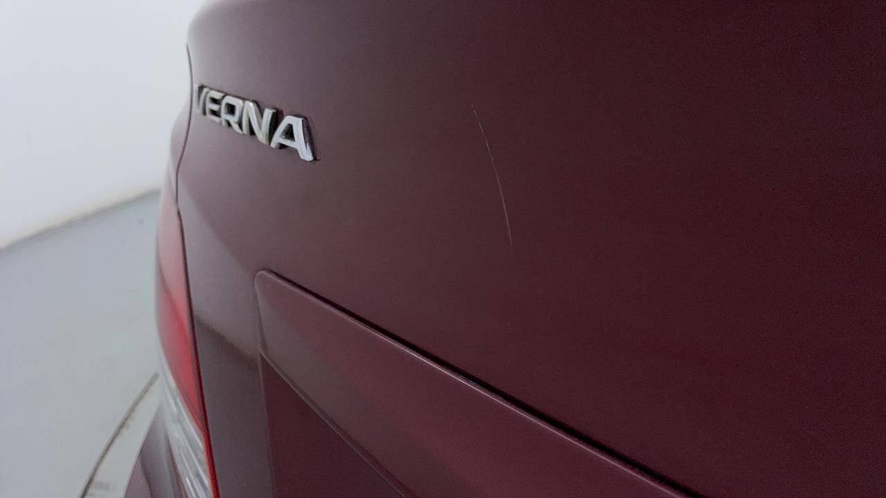 Used 2014 Hyundai Verna [2011-2015] Fluidic 1.4 VTVT Petrol Manual dents MINOR SCRATCH