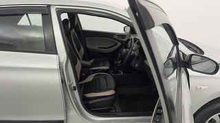 Used 2018 Hyundai Elite i20 [2017-2018] Magna Executive 1.2 Petrol Manual interior RIGHT SIDE FRONT DOOR CABIN VIEW