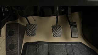 Used 2016 Hyundai Elite i20 [2014-2018] Asta 1.2 Petrol Manual interior PEDALS VIEW