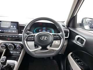 Used 2022 Hyundai Venue SX 1.5 CRDi Diesel Manual interior STEERING VIEW