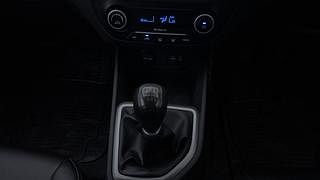 Used 2018 Hyundai Creta [2015-2018] 1.6 SX Plus Petrol Petrol Manual interior GEAR  KNOB VIEW