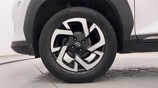 Used 2022 Nissan Magnite XV Premium Turbo CVT Petrol Automatic tyres LEFT FRONT TYRE RIM VIEW