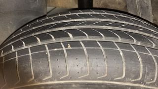 Used 2014 Nissan Terrano [2013-2017] XV D THP Premium 110 PS Diesel Manual tyres RIGHT REAR TYRE TREAD VIEW