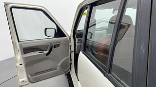 Used 2017 Mahindra Scorpio [2016-2017] S10 1.99 Diesel Manual interior LEFT FRONT DOOR OPEN VIEW