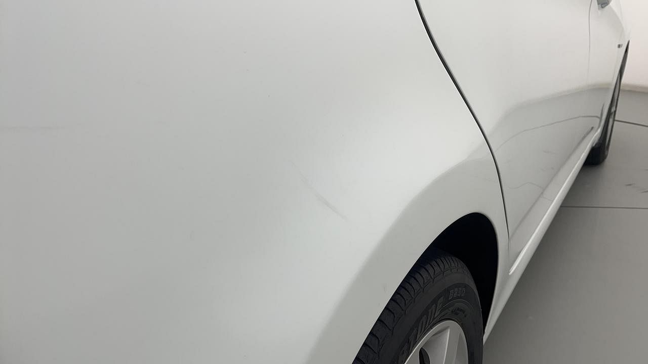 Used 2013 Hyundai Verna [2011-2015] Fluidic 1.6 VTVT SX Petrol Manual dents MINOR SCRATCH
