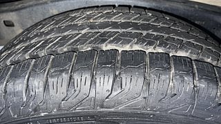 Used 2014 Toyota Fortuner [2012-2016] 3.0 4x2 MT Diesel Manual tyres RIGHT REAR TYRE TREAD VIEW