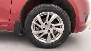 Used 2011 Maruti Suzuki Swift [2011-2017] ZXi Petrol Manual tyres RIGHT FRONT TYRE RIM VIEW