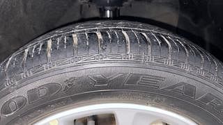Used 2014 Hyundai Grand i10 [2013-2017] Asta AT 1.2 Kappa VTVT Petrol Automatic tyres RIGHT FRONT TYRE TREAD VIEW