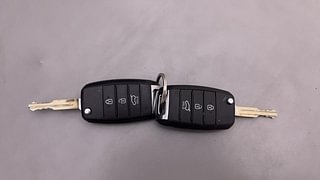 Used 2020 Kia Sonet HTK Plus 1.0 iMT Petrol Manual extra CAR KEY VIEW