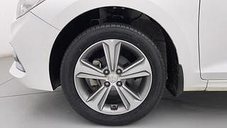 Used 2018 Hyundai Verna [2017-2020] 1.6 VTVT SX Petrol Manual tyres LEFT FRONT TYRE RIM VIEW