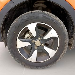 Used 2018 Tata Nexon [2017-2020] XZA Plus Dual Tone Roof AMT Petrol Petrol Automatic tyres LEFT FRONT TYRE RIM VIEW