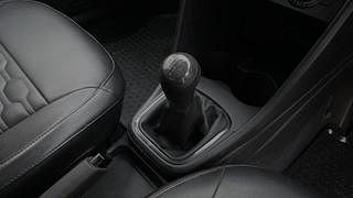 Used 2017 Volkswagen Polo [2014-2020] Trendline 1.5 (D) Diesel Manual interior GEAR  KNOB VIEW