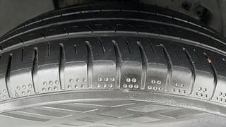 Used 2017 Renault Captur [2017-2020] RXT Diesel Diesel Manual tyres RIGHT FRONT TYRE TREAD VIEW