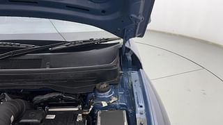 Used 2022 Hyundai Venue [2019-2022] SX 1.5 CRDI Diesel Manual engine ENGINE LEFT SIDE HINGE & APRON VIEW