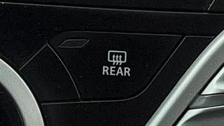 Used 2018 Maruti Suzuki Baleno [2015-2019] Zeta Petrol Petrol Manual top_features Rear defogger