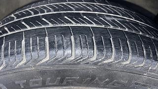 Used 2010 Maruti Suzuki Swift [2007-2011] VXi Petrol Manual tyres RIGHT FRONT TYRE TREAD VIEW
