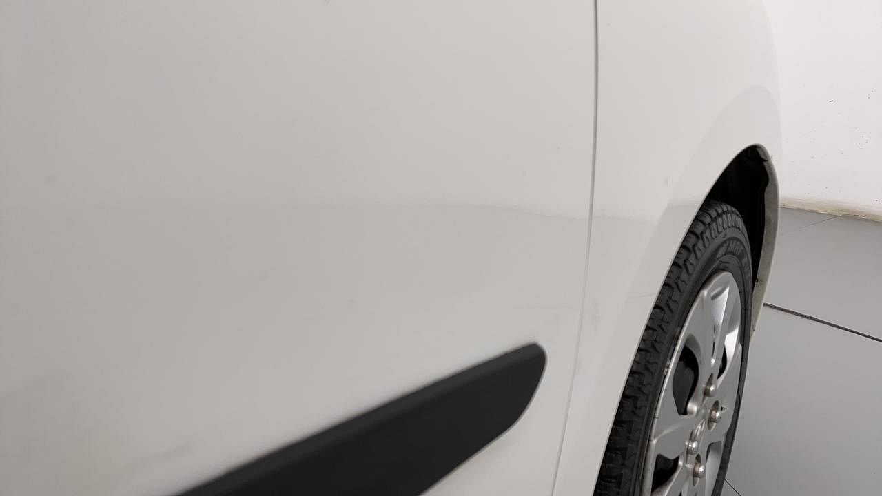 Used 2018 Hyundai Eon [2011-2018] Sportz Petrol Manual dents MINOR DENT