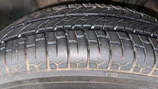 Used 2017 Renault Kwid [2015-2019] 1.0 RXT AMT Petrol Automatic tyres LEFT FRONT TYRE TREAD VIEW