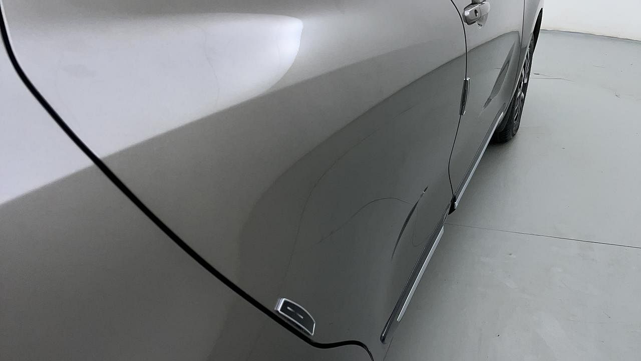 Used 2021 Maruti Suzuki Swift VXI Petrol Manual dents MINOR SCRATCH