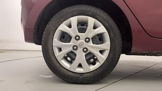 Used 2014 Hyundai Grand i10 [2013-2017] Magna 1.1 CRDi Diesel Manual tyres RIGHT REAR TYRE RIM VIEW