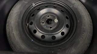 Used 2014 Maruti Suzuki Swift [2011-2017] VDi Diesel Manual tyres SPARE TYRE VIEW