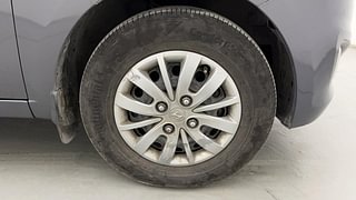 Used 2016 hyundai i10 Sportz 1.1 Petrol Petrol Manual tyres RIGHT FRONT TYRE RIM VIEW