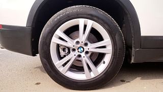Used 2016 BMW X1 [2016-2020] sDrive20d Expedition Diesel Automatic tyres RIGHT REAR TYRE RIM VIEW