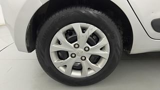 Used 2014 Hyundai Grand i10 [2013-2017] Sportz 1.2 Kappa VTVT Petrol Manual tyres RIGHT REAR TYRE RIM VIEW