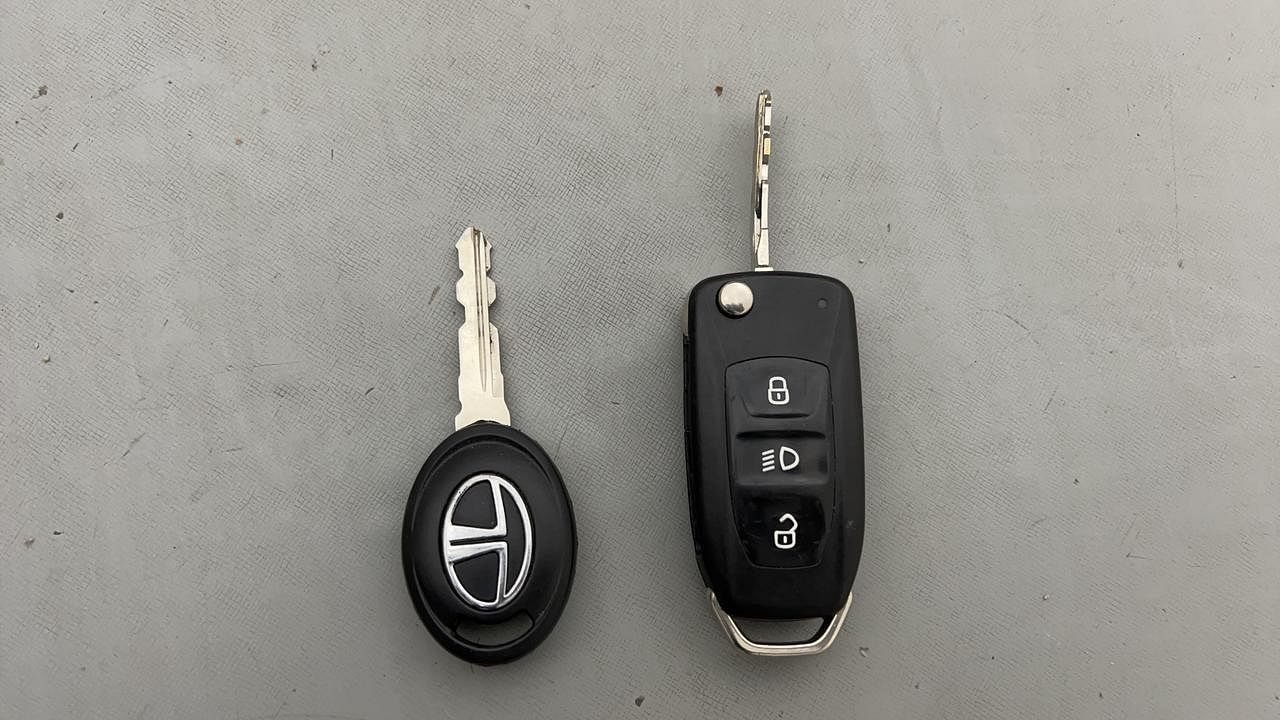 Used 2018 Tata Tiago [2016-2020] Revotron XZA AMT Petrol Automatic extra CAR KEY VIEW