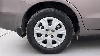 Used 2014 Honda Amaze [2013-2016] 1.2 S AT i-VTEC Petrol Automatic tyres RIGHT REAR TYRE RIM VIEW