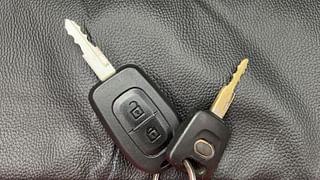 Used 2016 Datsun Redi-GO [2015-2019] S (O) Petrol Manual extra CAR KEY VIEW