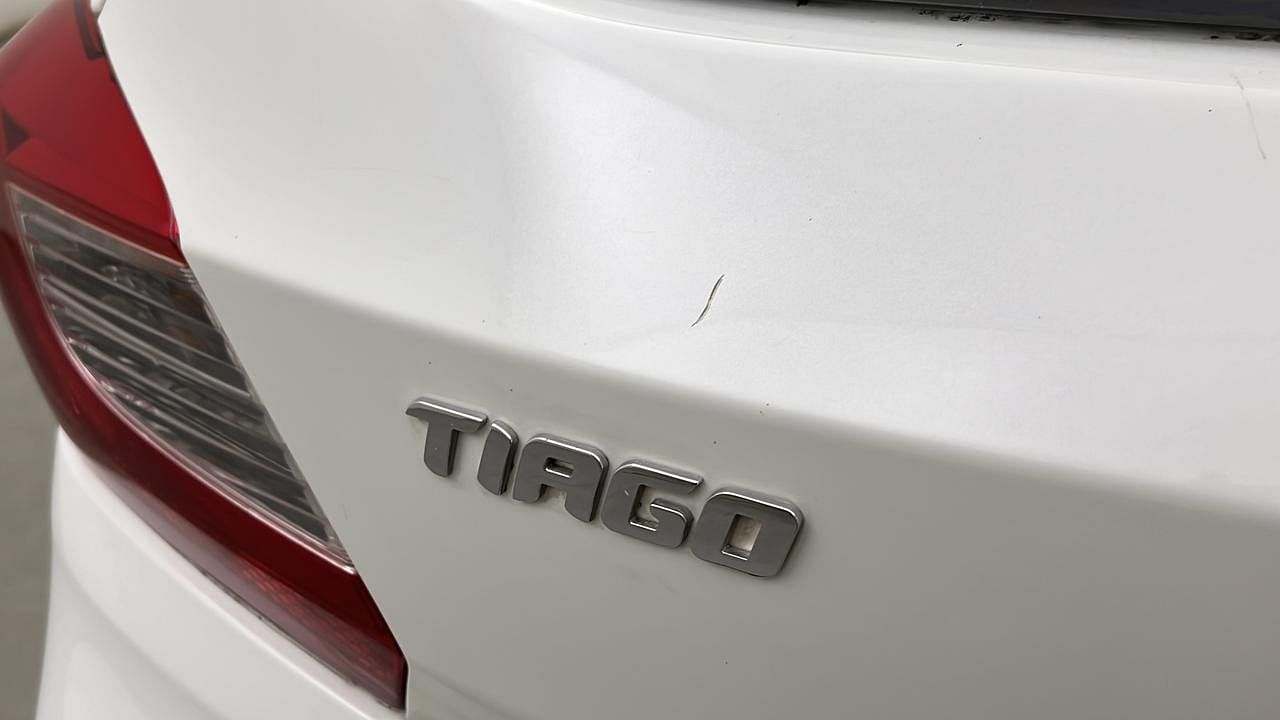 Used 2017 Tata Tiago [2016-2020] XTA Petrol Automatic dents MINOR SCRATCH