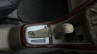 Used 2017 Maruti Suzuki Ertiga [2015-2018] VXI AT Petrol Automatic interior GEAR  KNOB VIEW
