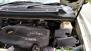 Used 2014 Tata Safari Storme [2015-2019] 2.2 VX 4x2 Diesel Manual engine ENGINE LEFT SIDE HINGE & APRON VIEW