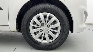 Used 2014 hyundai i10 Sportz 1.1 Petrol Petrol Manual tyres RIGHT FRONT TYRE RIM VIEW